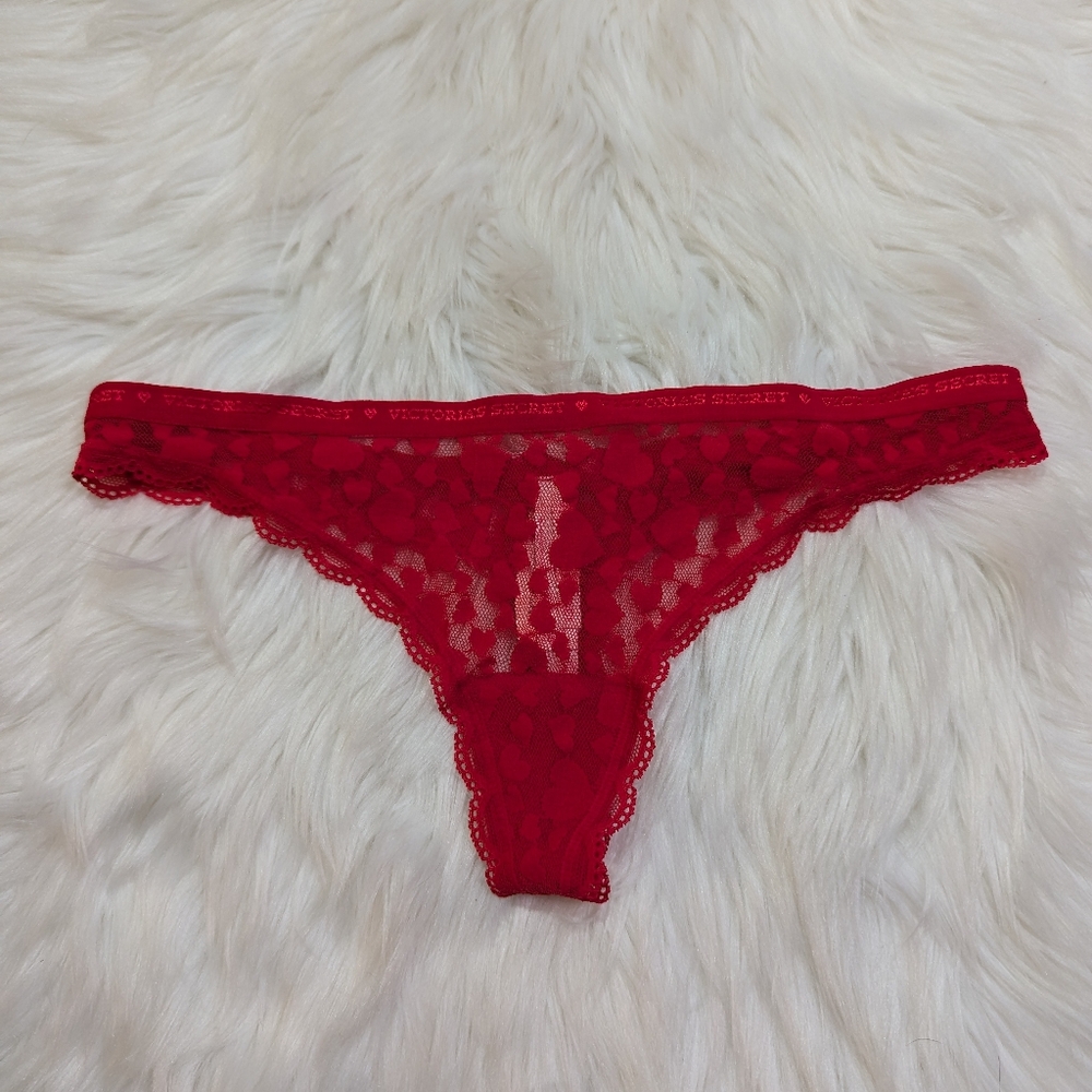 Victoria's Secret NWT Red Heart Valentine's Mesh Lace Thong in Size Small